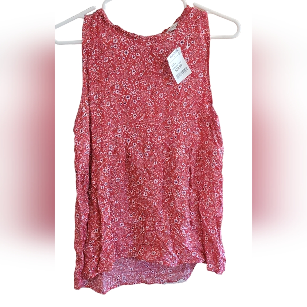 ROSE & RHYME Sleeveless Floral Blouse